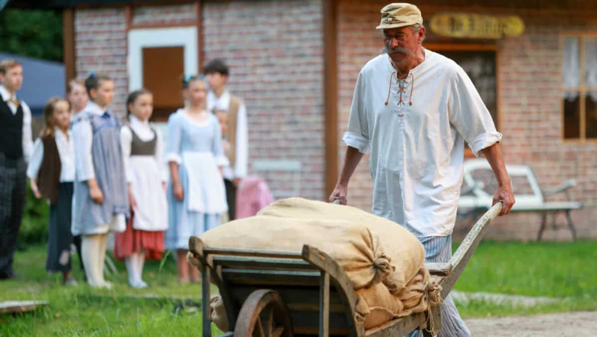 Müller mit den Kindern